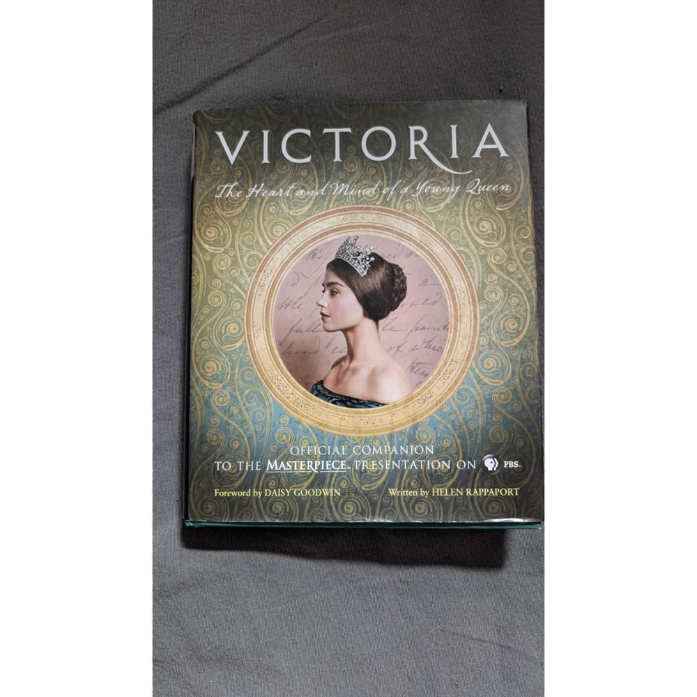 Victoria: The Heart and Mind of a Young Queen: Official Companion t - ACCEPTABLE - Picture 2 of 11
